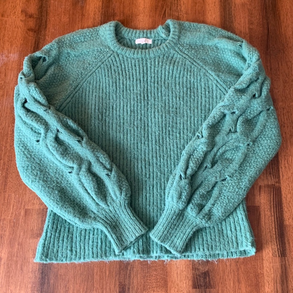 Easel Textured Sweater Medium Green Cable Knit Sleeves Chunky Warm
